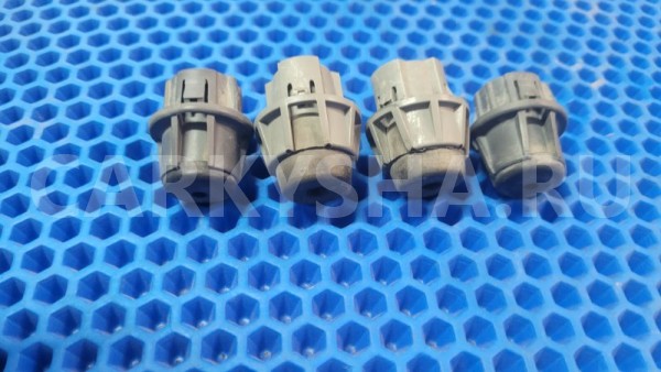 Отбойник капота Renault Sandero 2015 B8MV K7M Renault Sandero 