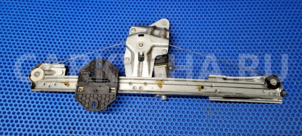 Стеклоподъемник Renault Logan 2018 807213282R L8A9 K4M, передний левый Renault Logan 