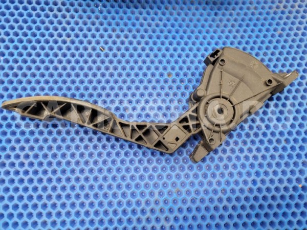 Педаль газа Renault Duster 2012 8200386506 HSA F4R Renault Duster 